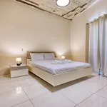 Stylish & Modern 1-bedroom Floor Unit In By Sf Homes Apartment