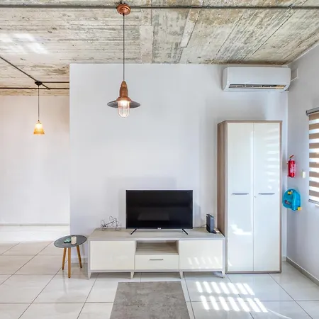 - Stylish One Bedroom