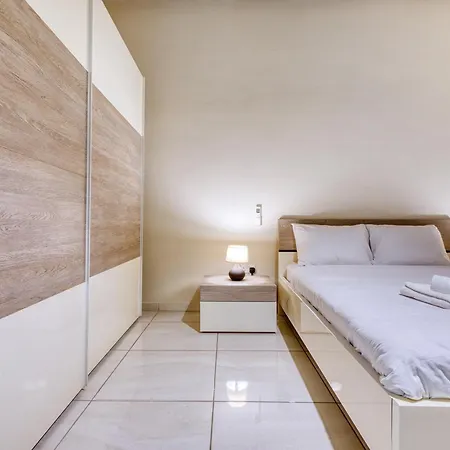 Stylish & Modern 1-bedroom Floor Unit In By Sf Homes