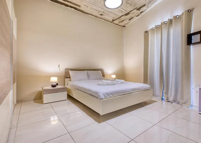 Stylish & Modern 1-bedroom Floor Unit In By Sf Homes Appartement