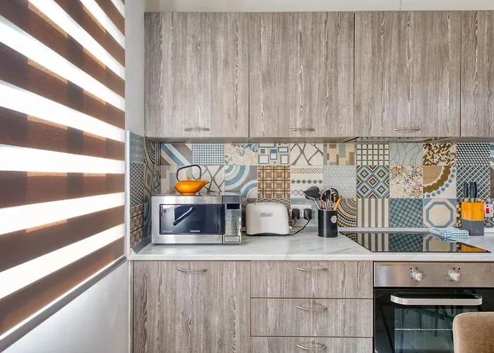 Stylish & Modern 1-bedroom Floor Unit In By Sf Homes *