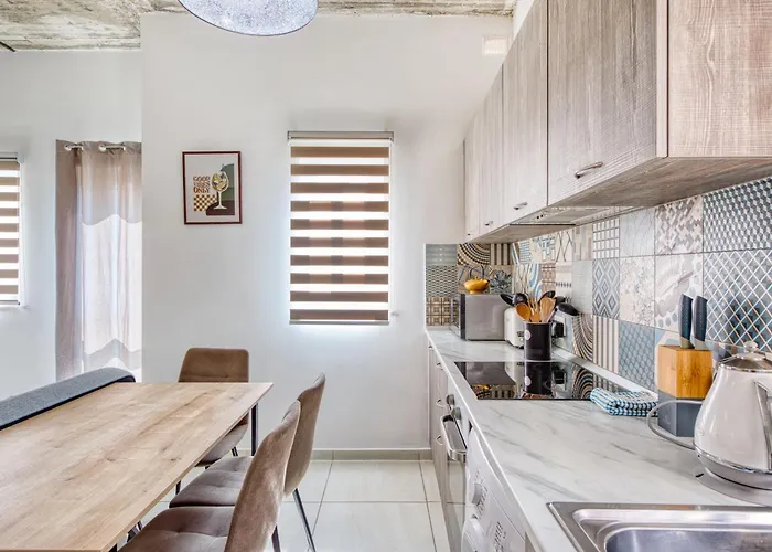 Stylish & Modern 1-bedroom Floor Unit In By Sf Homes Gzira